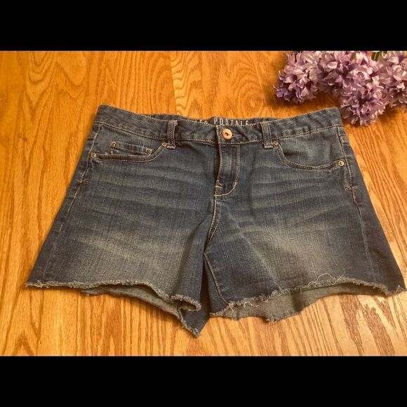 Aeropostale Denim Shorts - Picture 1 of 7